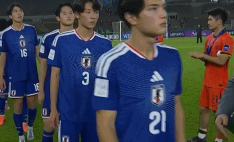 中国U23赛后1举动获日本球迷大赞：中国足球没那么糟糕！